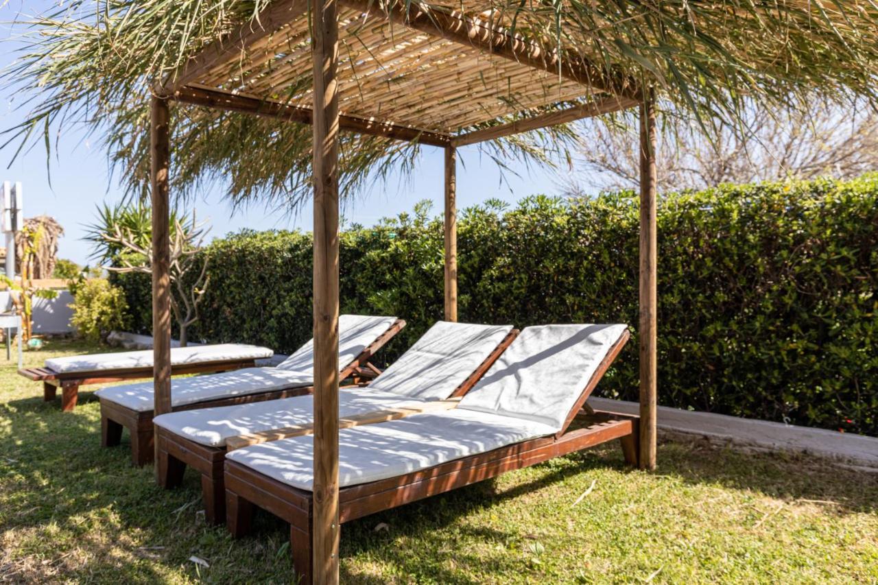 Banana Moon Aparthotel Adelianos Kampos Exterior photo