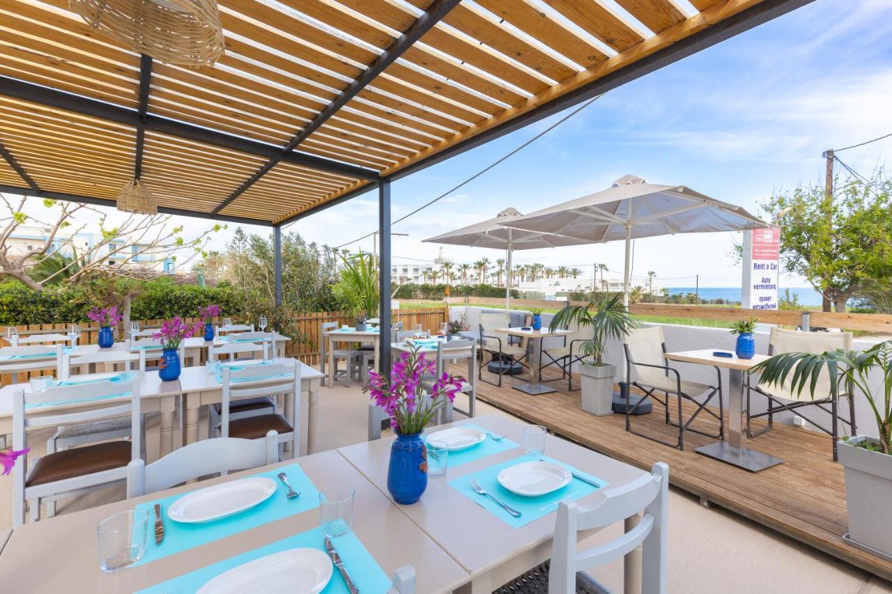 Banana Moon Aparthotel Adelianos Kampos Exterior photo